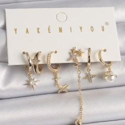 Pirinç Gold Renk Zirkon Taşlı Yıldız Model Kadın Küpe Kombini