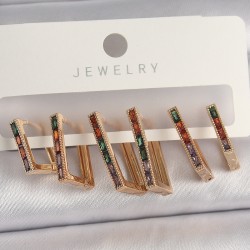 Pirinç Gold Renk Renkli Zirkon Taşlı Kare Model Kadın Küpe Seti