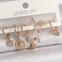 Pirinç Gold Renk Sallantı Zirkon Taşlı Yıldız Model Kadın Küpe Seti