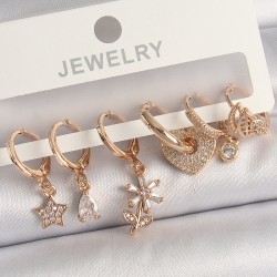 Pirinç Gold Renk Sallantı Zirkon Taşlı Çiçek Kalp Figür Kadın Küpe Seti