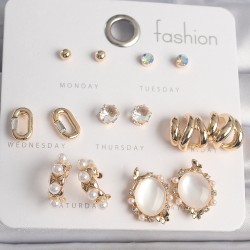 Pirinç Gold Renk Zirkon Taşlı İncili Xoxo Model 7 Çift Kadın Küpe Seti