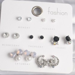 Pirinç Gümüş Renk Renkli Zirkon Taşlı Kurdela Model Hilal Figür 7 Çift Kadın Küpe Seti