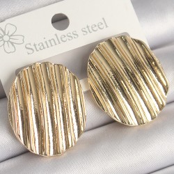 Pirinç Gold Renk İşlemeli Daire Plaka Model Kadın Küpe