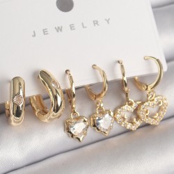 Pirinç Gold Renk Sallantı Zirkon Taşlı Kalp Model Kadın Küpe