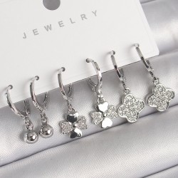 Pirinç Gümüş Renk Sallantı Zirkon Taşlı Yonca Model Topçuk Detay Kadın Küpe Seti