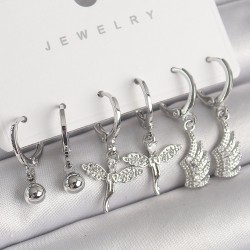 Pirinç Gümüş Renk Sallantı Zirkon Taşlı Melek Model Kanat Detay Kadın Küpe Seti