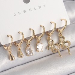 Pirinç Gold Renk Sallantı Zirkon Taşlı Yılan Model Kadın Küpe Seti