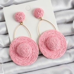 Pembe Şapka Figürlü Hasır Örgü Model Sallantılı Gold Renk Kadın Küpe
