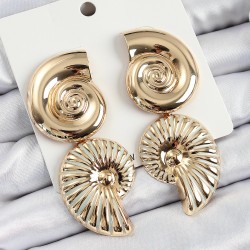 Pirinç Sarmal Sallantılı Deniz Kabuğu Vintage Model Gold Renk Küpe