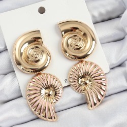 Pirinç Sarmal Sallantılı Deniz Kabuğu Vintage Model Gold Renk Küpe
