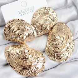 Pirinç Sallantılı Deniz Kabuğu Model Gold Renk Kadın Küpe