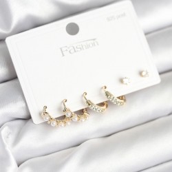 Pirinç Gold Renk Zirkon Taşlı ve İncili Model 925 Ayar Gümüş Çivi Kadın Küpe Seti