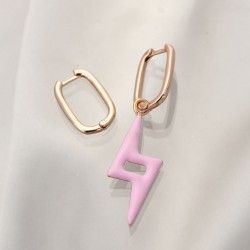 Pembe Şimşek Model Çelik Küpe