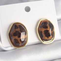 Pirinç Gold Renk Geometrik Kaplan Deseni Model Kadın Küpe