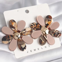 Pirinç Çiçek Model Kadın Küpe
