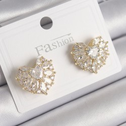 Pirinç Gold Renk Zirkon Taşlı Kalp Model Kadın Küpe