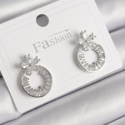 Pirinç Gümüş Renk Zirkon Taşlı Halka Model Çiçek Figür Kadın Küpe