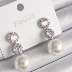 Pirinç Gümüş Renk Zirkon Taşlı Sallantı İnci Model Kadın Küpe