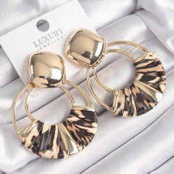 Pirinç Gold Renk Halka Model Leopar Desen Detay Vintage Kadın Küpe
