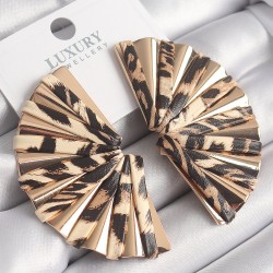 Pirinç Gold Renk Leopar Desen Yelpaze Model Vintage Kadın Küpe