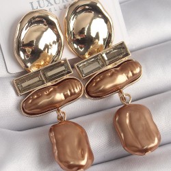 Pirinç Gold Renk Zirkon Taşlı Kahverengi İnci Ezme Model Vintage Kadın Küpe