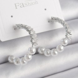 Pirinç Gümüş Renk Zirkon Taşlı İncili Halka Model Kadın Küpe