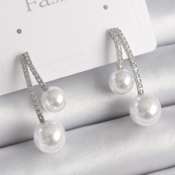 Pirinç Gümüş Renk Zirkon Taşlı Dal Model İncili Kadın Küpe