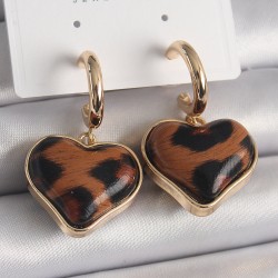 Pirinç Gold Renk 3D Kalp Leopar Desen Model Kadın Küpe