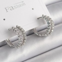Pirinç Gümüş Renk Zirkon Taşlı Halka Model Kadın Küpe