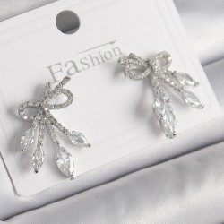 Pirinç Gümüş Renk Zirkon Taşlı Düğüm Model Damla Kadın Küpe