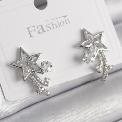 Pirinç Gümüş Renk Zirkon Taşlı Kuyruklu Yıldız Model Kadın Küpe