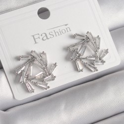Pirinç Gümüş Renk Zirkon Taşlı Daire Model Kadın Küpe