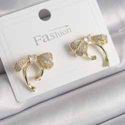 Pirinç Gold Renk Zirkon Taşlı Fiyonk Model Kadın Küpe