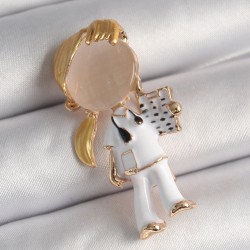 Pirinç Gold Renk Beyaz Mineli Doktor Model Kadın Broş