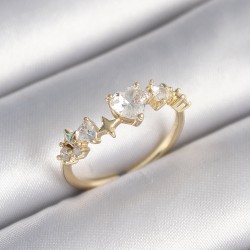 Pirinç Gold Renk Zirkon Taşlı Kalp Model Yıldız Detay Kadın Yüzük