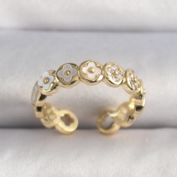 Pirinç Gold Renk Beyaz Sedefli Yonca Model Kadın Yüzük