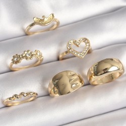 Pirinç Gold Renk Zirkon Taşlı Kalp Figür Çiçek Detay 6'Lı Kadın Yüzük Seti