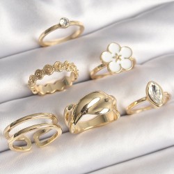 Pirinç Gold Renk Beyaz Çiçek Figür Zirkon Taşlı Kadın 6'Lı Yüzük Seti