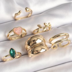 Pirinç Gold Renk Pembe Mineli Kalp Figür Yeşil Zirkon Taşlı 6'Lı Kadın Küpe Seti