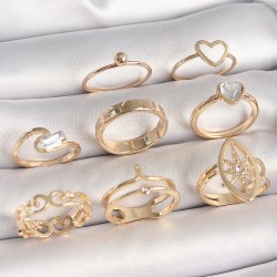 Pirinç Gold Renk Zirkon Taşlı Kalp Model Kutup Yıldız Detay Kadın Yüzük Kombini
