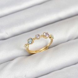 Pirinç Gold Renk Renkli Zirkon Taşlı Kadın Yüzük