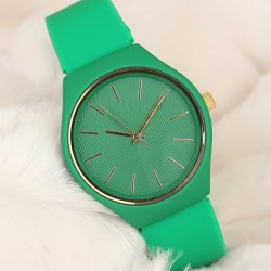 Yeşil Renk Silikon Kordonlu Kadın Kol Saati Saat